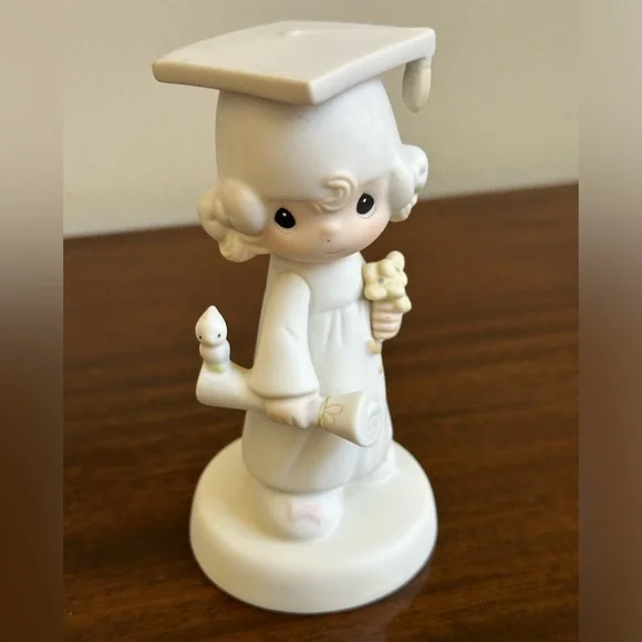 🌞 4/$20 Sale🌞Precious Moments 🎓 Girl Figurine (1980) - Picture 7 of 7
